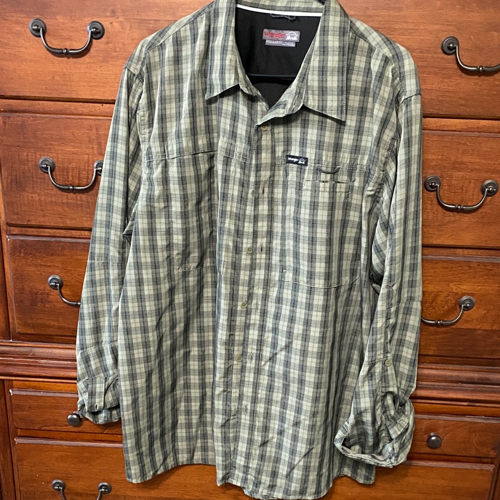 Wrangler Green Plaid Casual Button Down Shirt
